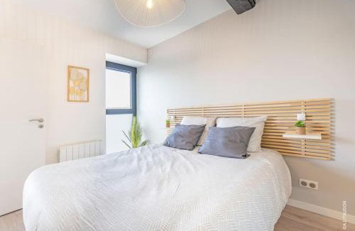 Saint-Laurent-sur-Saone Apartment | Appartement T2 climatisé Le quai 391