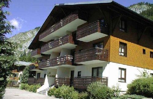 La Chapelle-d'Abondance Apartment | Appartement cosy au cœur du village, avec balcon, acceptant animaux - Idéal familles! - FR-1-692-7