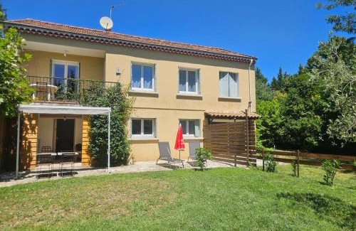 Montboucher-sur-Jabron Apartment | Appartement une chambre avec jardin