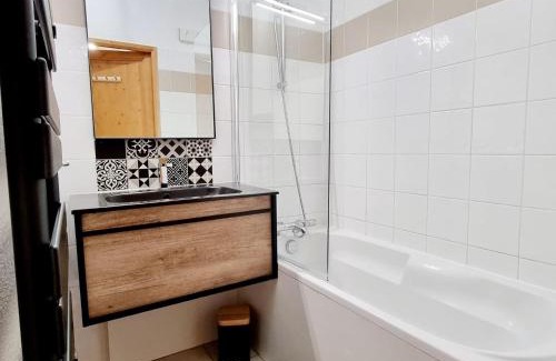 Saint-Gervais-les-Bains Apartment | Appartement avec piscine & jardin pied de la télécabine