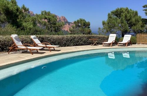 Antheor Apartment | Appartement à Anthéor avec vaste piscine, vue mer et montagne