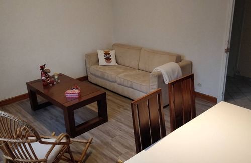 La Bathie Apartment | Appartement à Louer Dans Maison Individuelle Avec un Grand Jardin