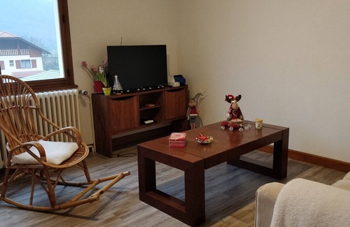 La Bathie Apartment | Appartement à Louer Dans Maison Individuelle Avec un Grand Jardin