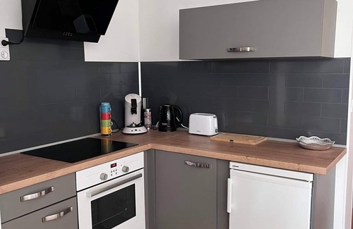 Ouistreham Apartment | Appartement à Ouistreham de 34 m2 Lumineux 600 m de la Mer, 200 m des Commerces