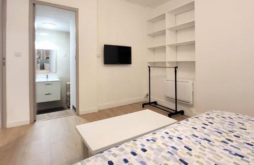 Saint-Claude Apartment | Appartement 1 Chambre, cuisine, coin salon, salle de bain