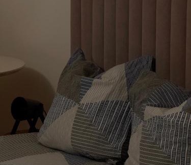 Enghien-les-Bains Apartment | Appartement 12 min Paris - Parking Privé Gratuit - Wifi - Netflix - Balcon