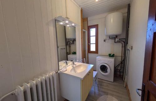 Areches Ski Chalet | Appartement 2 chambres, 5 pers., cœur de village avec parking - FR-1-342-323