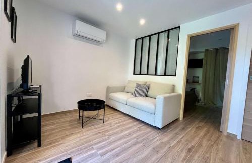 Cavaliere Apartment | Appartement 2 Pièces avec Terrasse - Centre-ville & Proche Mer - FR-1-226B-210