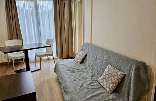 Equemauville Apartment | Appartement 2 Pièces aux Portes de Honfleur, Avec vue sur la Forêt !