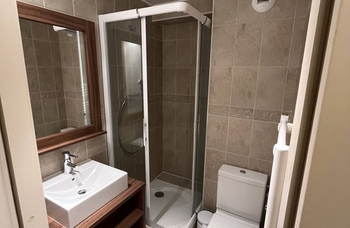 Isola Apartment | Appartement 3p 50m2 6 Couchages 2sdb 150m des Pistes et Villages Tout Confort