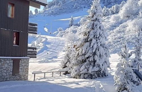 Meribel-Mottaret Apartment | Appartement 4 - 5 Personnes ski aux Pieds
