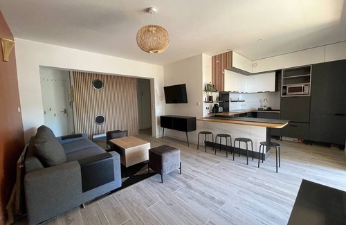 Sanary-sur-Mer Apartment | Appartement 4 Places à Sanary Avec Vue Mer et Piscine