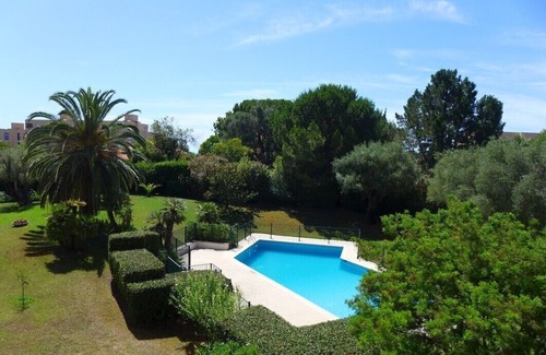 Golfe Juan Apartment | Appartement 41 m2, Terrasse , Parc et Piscine. Plages à 10 mn à Pieds