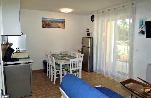 Le Verdon-sur-Mer Apartment | Appartement 6 personnes totalement rénové avec piscine