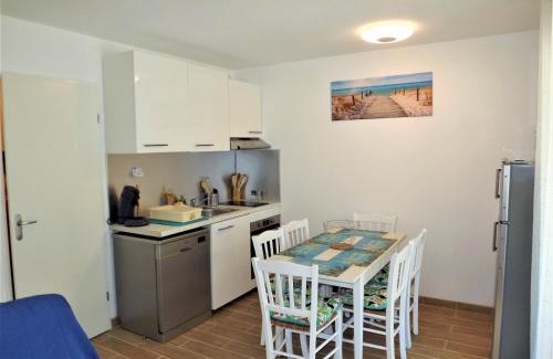 Le Verdon-sur-Mer Apartment | Appartement 6 personnes totalement rénové avec piscine