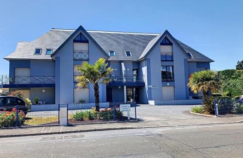 Jullouville Apartment | Appartement avec parking à 250m de la plage, proche commerces - FR-1-361-120