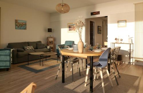 Les Sables d'Olonne Apartment | Appartement avec vue imprenable sur la baie des Sables d'Olonne et le chenal - 4 personnes