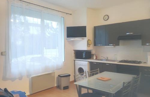 Jonzac Apartment | Appartement agréable à Jonzac de 35 m² avec parking privé