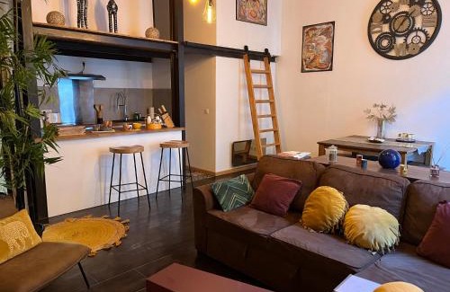 Saint-Lambert Apartment | Appartement atypique cosy entre terre & mer