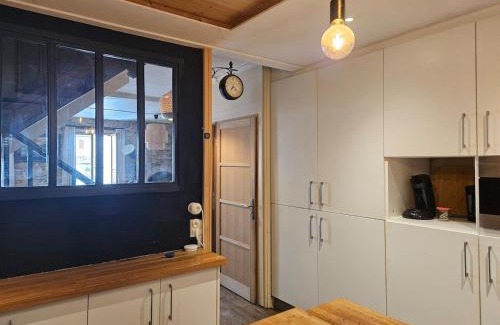 Salies-de-Bearn Apartment | Appartement authentique et chaleureux au cœur de Salies-de-Béarn, dans le quartier historique avec commerces et restaurants au pied, à deux pas des thermes