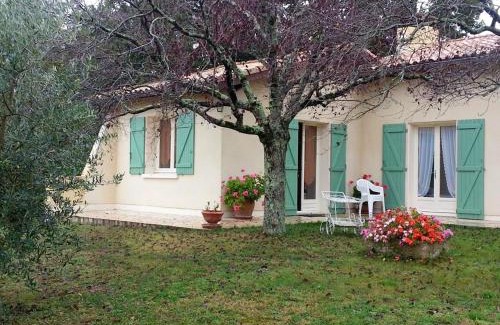 Montpezat-de-Quercy Apartment | Appartement avec piscine à Montpezat-de-Quercy 40 m²