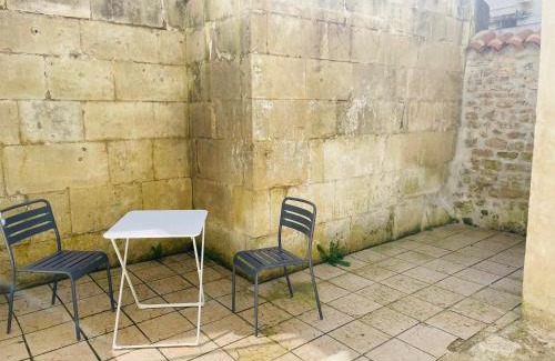 Saint-Jean-d'Angely Apartment | Appartement avec cour privée