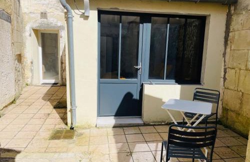 Saint-Jean-d'Angely Apartment | Appartement avec cour privée