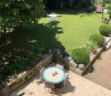 Nerac Apartment | Appartement avec accès piscine et jardin dans hôtel particulier