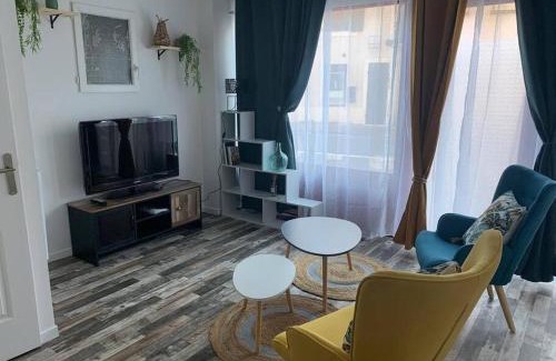 Gien Apartment | Appartement avec cours