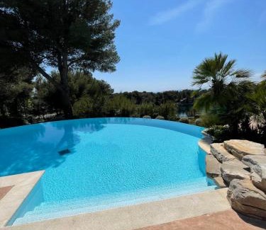 Le Dramont Apartment | Appartement avec magnifique vue Piscine Lac et Mer Ref RDL 113