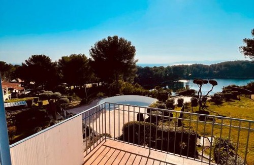 Le Dramont Apartment | Appartement avec magnifique vue Piscine Lac et Mer Ref RDL 113