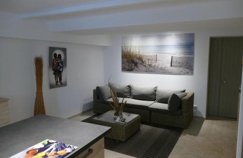 Perigueux Apartment | Appartement avec piscine privée