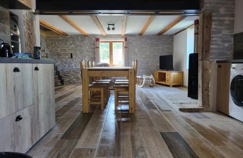 La Chapelle-devant-Bruyeres Apartment | Appartement avec SPA et jardin