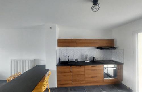 Paladru Apartment | Appartement avec terrasse LO du Lac - Paladru