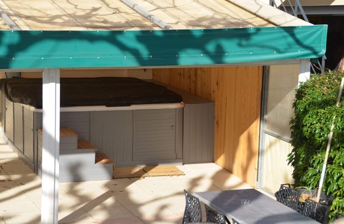 Rasteau Apartment | Appartement Avec Vues sur les Hauts du Village de Rasteau Dans le Vaucluse