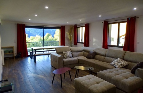 Ax-les-Thermes Apartment | Appartement Ax Trois Domaines 14 Personnes