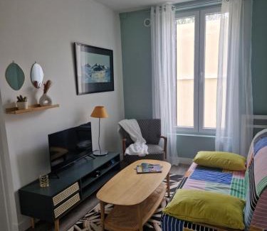 Saint-Denis Apartment | Appartement Bella