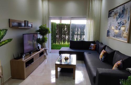 Bouznika Apartment | Appartement bouznika kettani avec jardin privé accés direct à la piscine