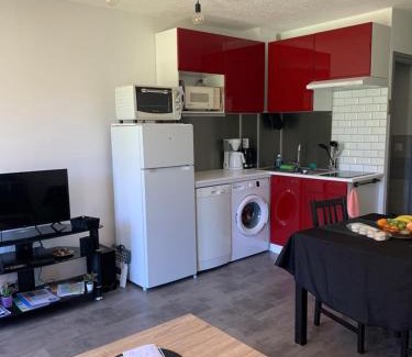 Les Hauts de Canet Apartment | Appartement Cosy Confort PARK CLIM WIFI LINGE INCLUS complexe non inclus l'été