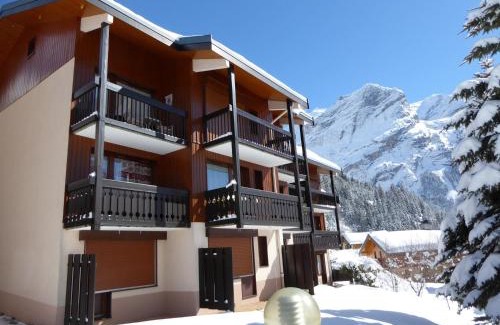 Pralognan-la-Vanoise Apartment | Appartement cosy avec piscine chauffée et terrasse sud à Pralognan-la-Vanoise - FR-1-464-118