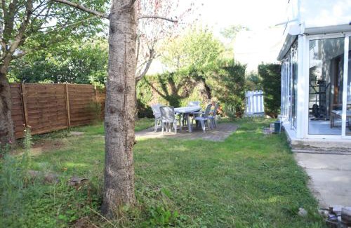 Les Aunettes Apartment | Appartement calme avec jardin proche de Paris