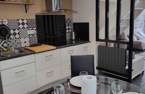 Centre Ville Apartment | Appartement Calme au Centre Ville Avec son Patio