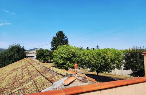 Issoire Apartment | Appartement calme et spacieux avec terrasse à Issoire