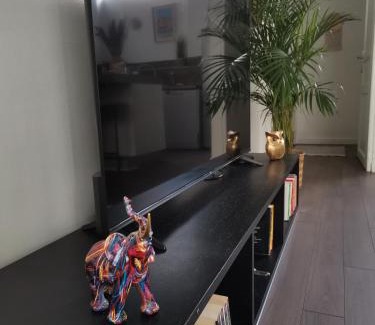 Saint-Lambert Apartment | Appartement Catalans