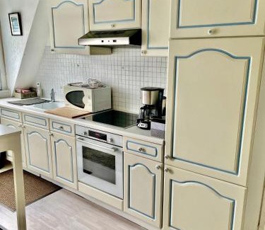 Etretat Apartment | Appartement centre ville, 50m plage