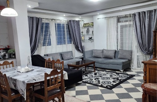 Ain Benian House | Appartement chaleureux et convivial - À 5 minutes de la plage!
