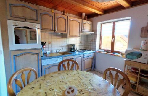 Soultzeren Apartment | Appartement chaleureux à Soultzeren avec vue sur montagne