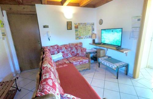 Soultzeren Apartment | Appartement chaleureux à Soultzeren avec vue sur montagne