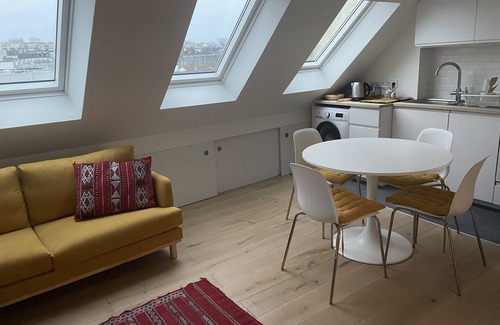 Quartier de la Folie-Mericourt Apartment | Appartement Charmant, Calme et Lumineux au Coeur de Paris