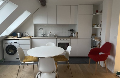 Quartier de la Folie-Mericourt Apartment | Appartement Charmant, Calme et Lumineux au Coeur de Paris